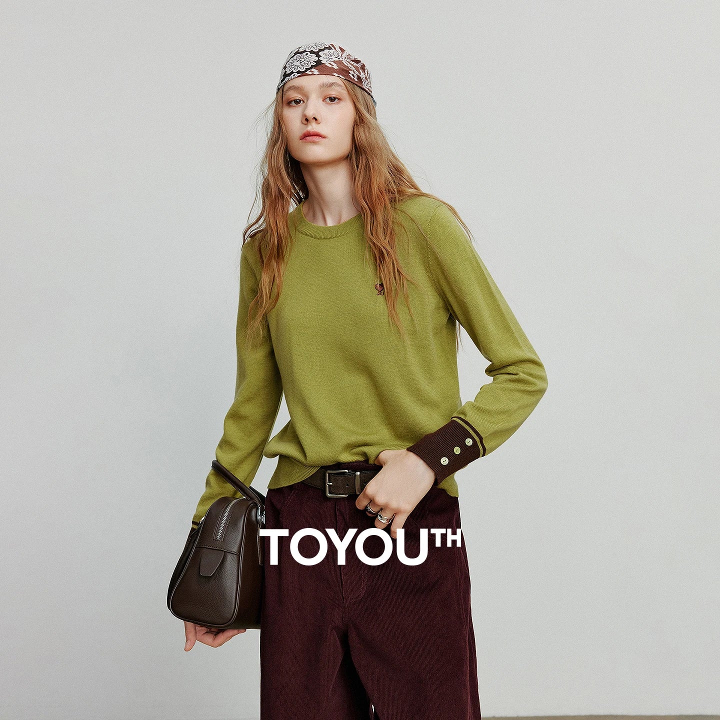 Women’s Embroidered O-Neck Knitted Sweater
